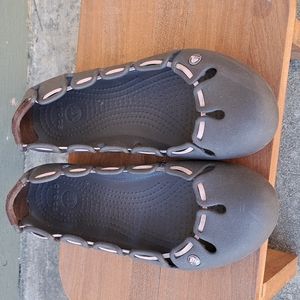 CROCS - Sz 8 Women's